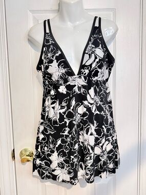 Trimshaper Floral Swimsuit size 10